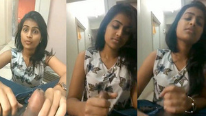 Prajakta from Mumbai shows off her skills in a sizzling blowjob