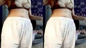 Pakistani girl gets naked for cash and flaunts her breasts