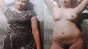 Desi beauty strips down and flaunts her perfect naked body for money