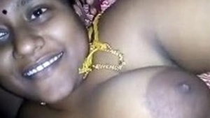 Bhabi from Tamil Nadu enjoys oral and vaginal sex