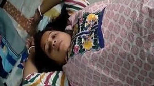 Desi housewife gives oral and tittyfuck to young man