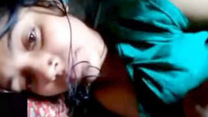Desi bhabhi flaunts her big boobs on video call