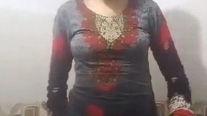 Bhabi's secret bathroom video for boyfriend