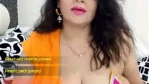 Sapna Sappu's Hot and Juicy Curves in Live Video