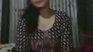 Desi bhabi in village goes nude in selfie