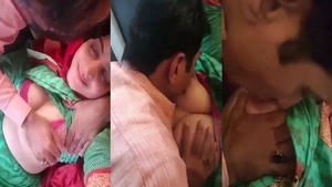 Indian couple has sex in a car in amateur video