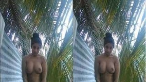 A beautiful Sri Lankan girl flaunts her naked body in the outdoors