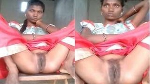 Indian babe from Desi and Telugu region flaunts her pussy