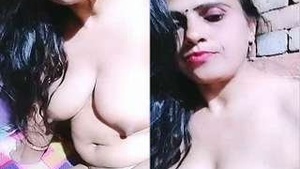 Bhabhi's first time on the net features her naked body