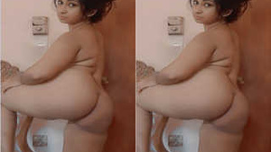 Cute Indian girl reveals her body in exclusive video