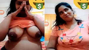 Amateur Indian girl reveals her breasts in a private video