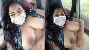 Exclusive bhabhi flaunts her big boobs in live sex show