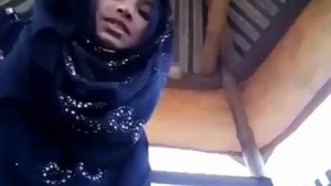 Cute hijabi teen shows off her sexy pussy in hot video