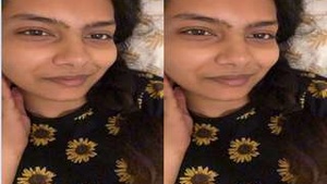 Cute Indian girl flaunts her boobs and pussy in exclusive video