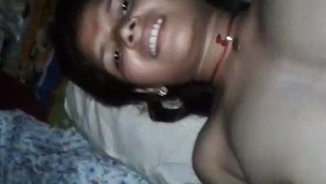 Desi sex tube features real sex video of moon fucking