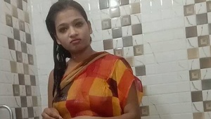 Watch Sarika Vicky's steamy solo video in the bathroom