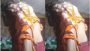 Beautiful Indian girl flaunts her body in Vk video