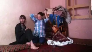 Pakistani couple gets caught in the act of illicit sex