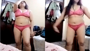 Exclusive Bhabhi in a sexy bikini shows off her moves