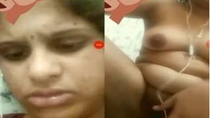 Horny Indian bhabhi teases with fingering and jerking off in exclusive video