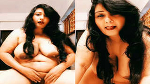 Indian bhabhi flaunts her boobs and pussy in exclusive video