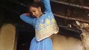 Indian babe Dehati Bihari flaunts her body in a nude selfie video