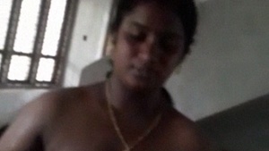 Mallu Auntie bares it all in a naughty video