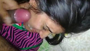 Desi couple shares a steamy facial cumshot