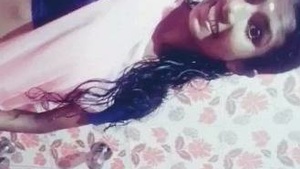 Kerala girl gives a handjob in this steamy video