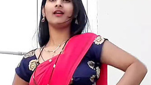 Shivani Thakur flaunts her milky navel and perfect body in a sizzling video