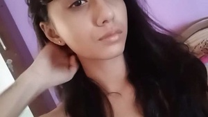 Indian girl Desi takes nude selfies in sexy video