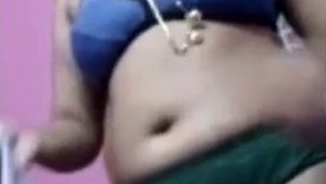 Indian bhabhi's big boobs on display in a sizzling video