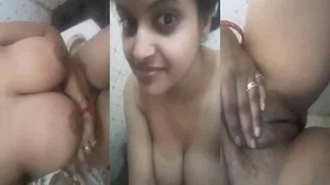 Bhabhi's nude MMS showcase her assets in a seductive manner