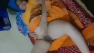 Horny Bhabhi Fingers Herself in Desi Video