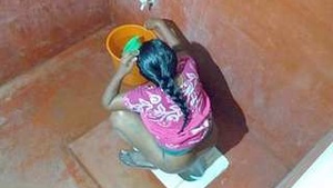 Desi aunt caught peeing in spy video