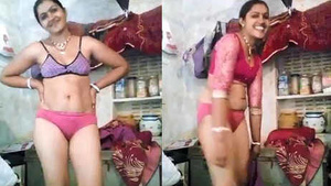 Desi bhabi in bra and panty set teases on camera