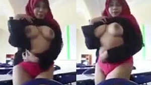 Malaysian hijabi teen flaunts her cute boobs in a naughty video