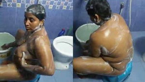 Tamil aunty in Chennai gets naked and soaps up in the shower