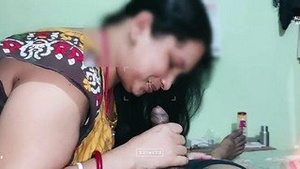 Bhabhi gives oral pleasure in this video