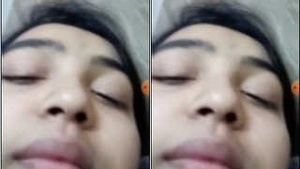 Indian college girl gets naughty on video call