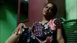 Hot tits and selfie: Telugu aunty indulges in solo play