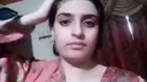 Pakistani wife captures stunning selfies in new video