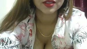 Hot bhabhi in nighty revealing her big boobs and nipples