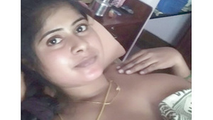 Mallu wife strips down for her boyfriend in nightie, takes selfie