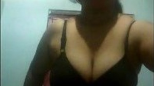 Bhabhi's steamy solo in a tanker