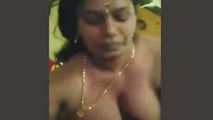 Mallu aunty gives a blowjob to her ex-boyfriend in this video